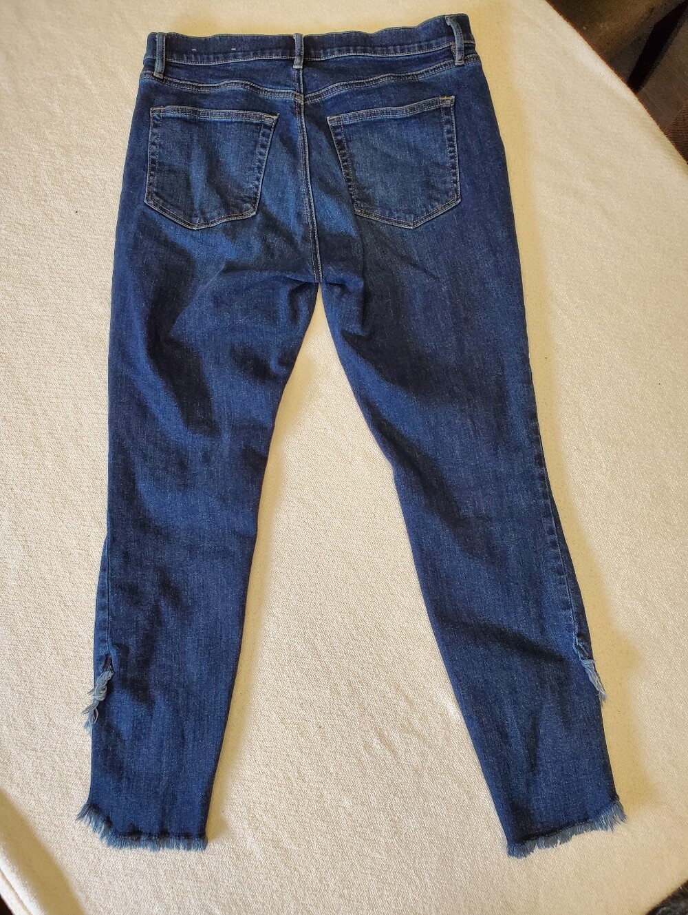 LOFT Outlet Skinny Ankle Jeans Sz 8 Dark Wash Raw Frayed Hem High Rise Denim - Picture 8 of 8